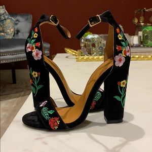 Power boho straps heels ☮️ 🌸